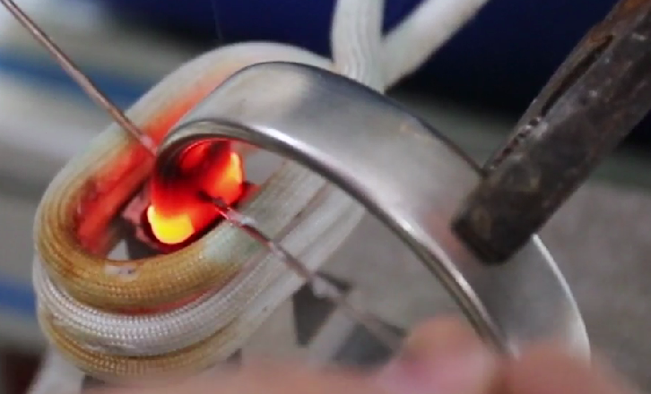 宏創(chuàng)高頻儀表行業(yè)焊接工藝:精密連接背后的溫和力量(圖1) 宏創(chuàng)高頻儀表行業(yè)焊接工藝:精密連接背后的溫和力量(圖1)